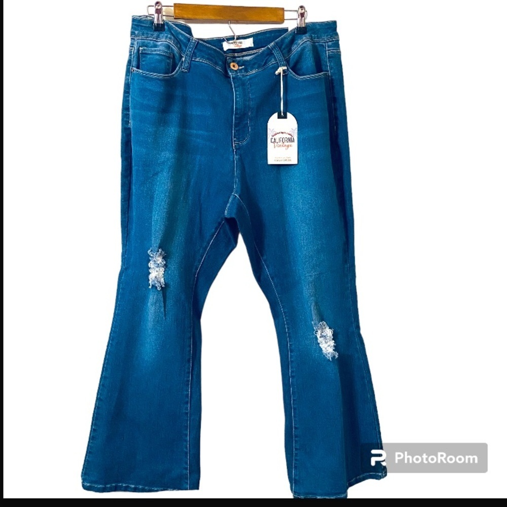 California Vintage Premium Bootcut Flared Medium Wash Jeans.